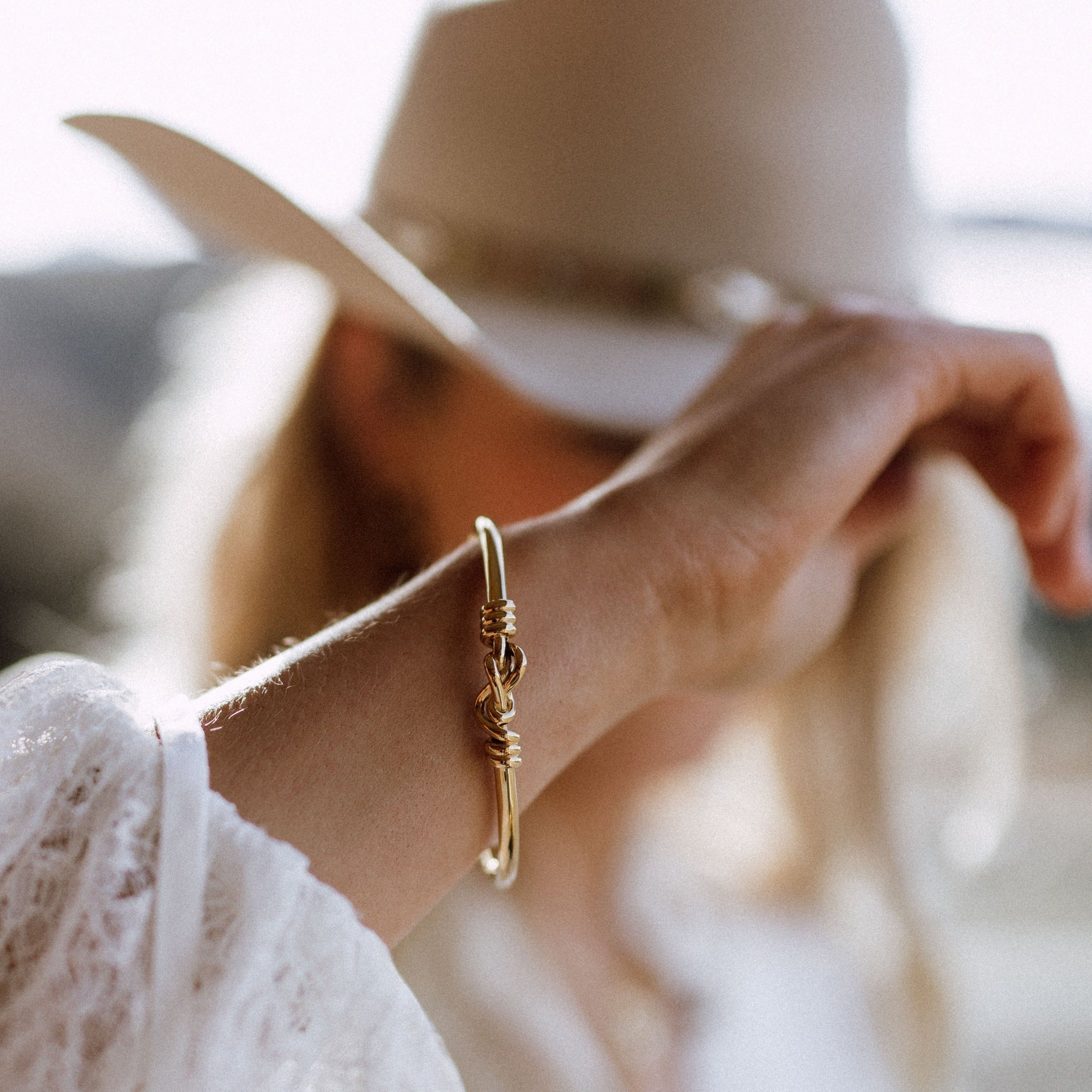 Whistle & Pop Trailblazer Elegant Eight Bangle