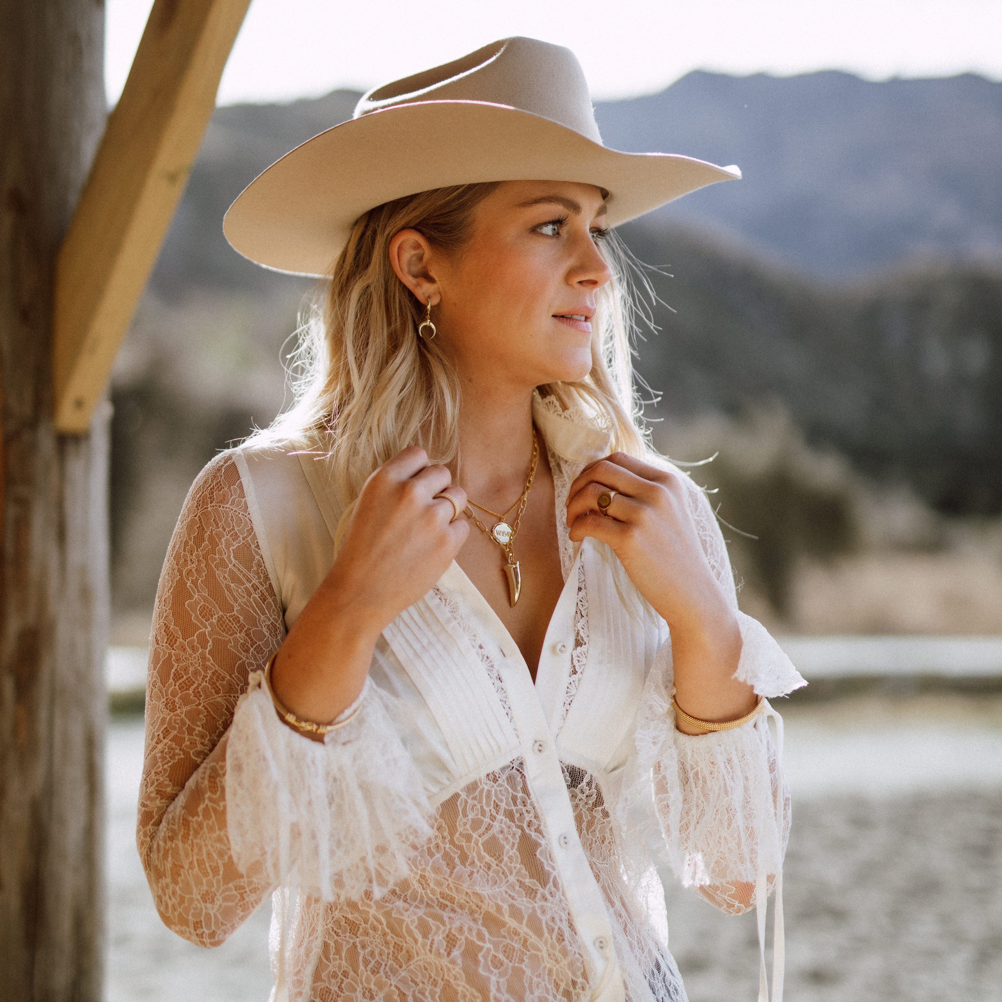 Whistle & Pop Trailblazer Tusk Necklace