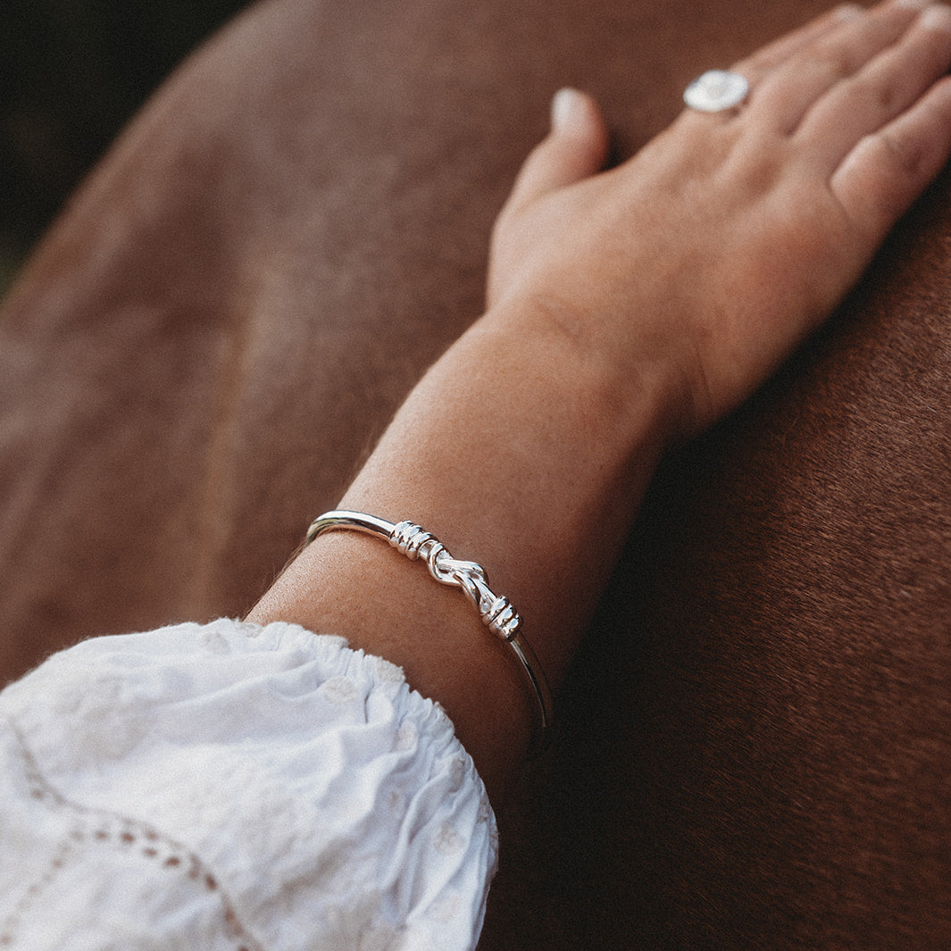 Whistle & Pop Trailblazer Elegant Eight Bangle