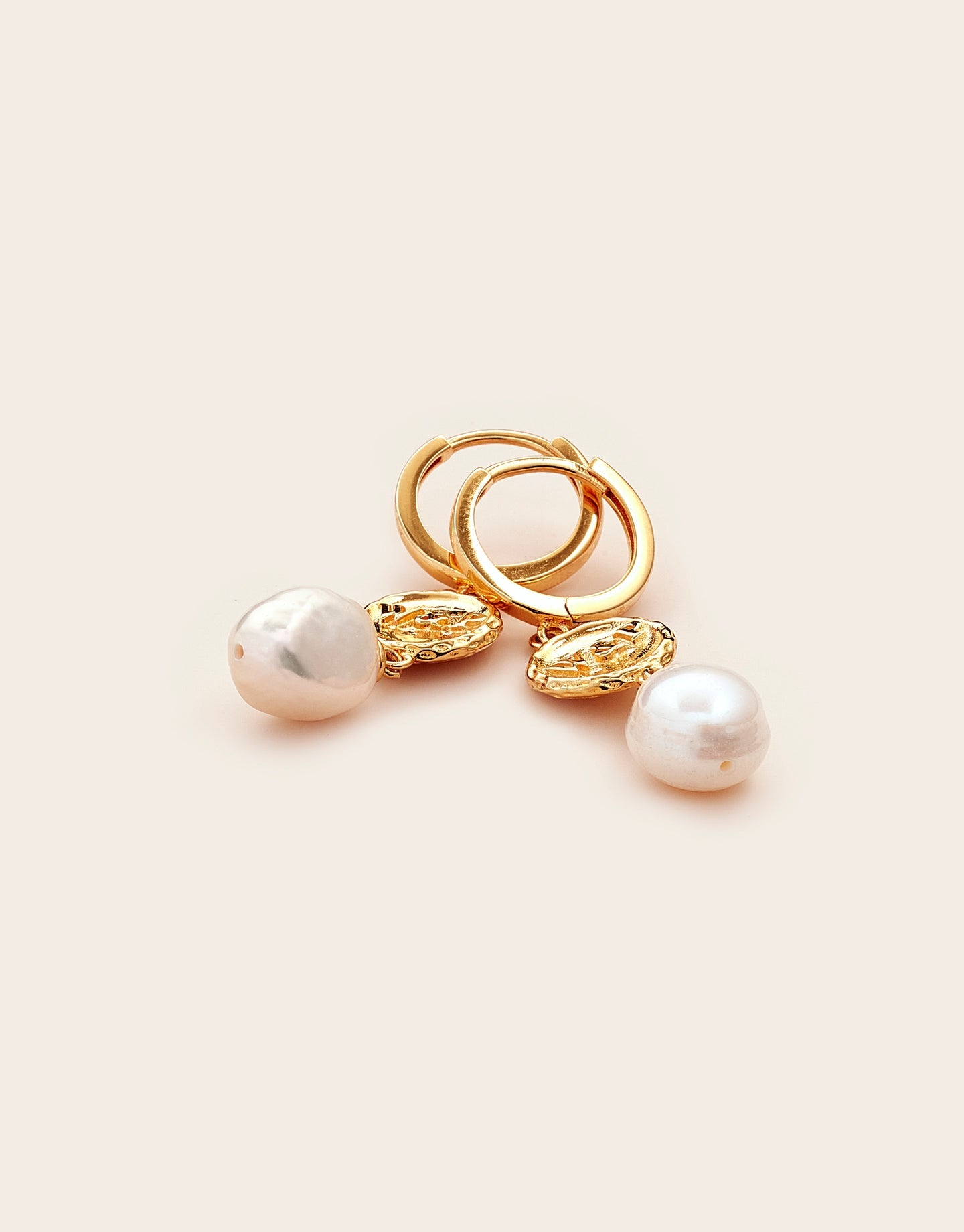 Whistle & Pop High Country Pearl Huggies