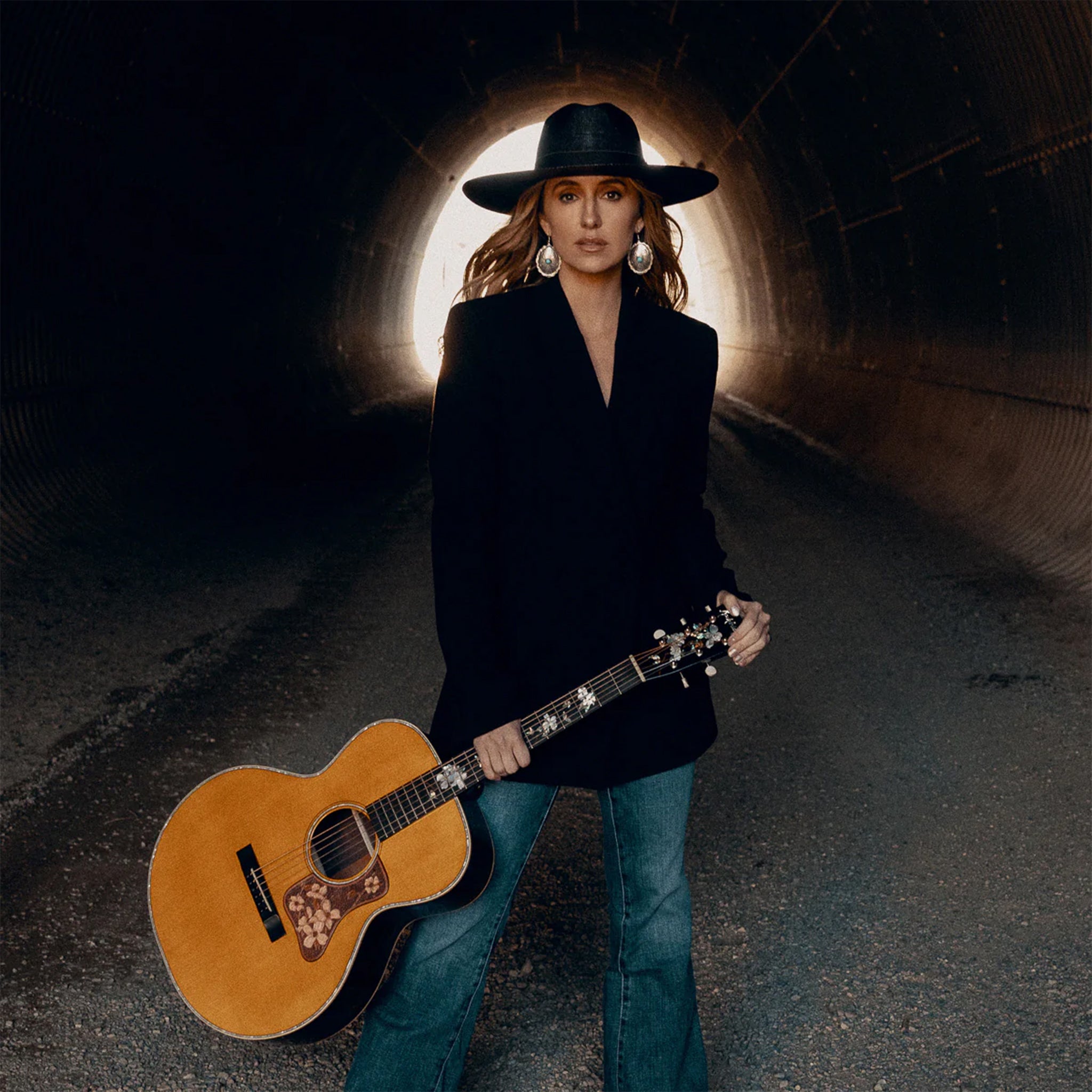 Charlie 1 Horse Lainey Wilson Straw Black Opal