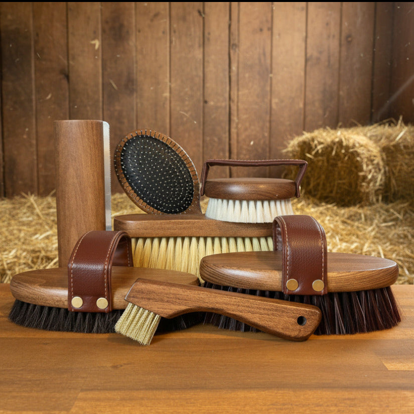 NZ Tack Saddlery Co Premium 7 Piece Grooming Kit - NZTBRUSHKIT7