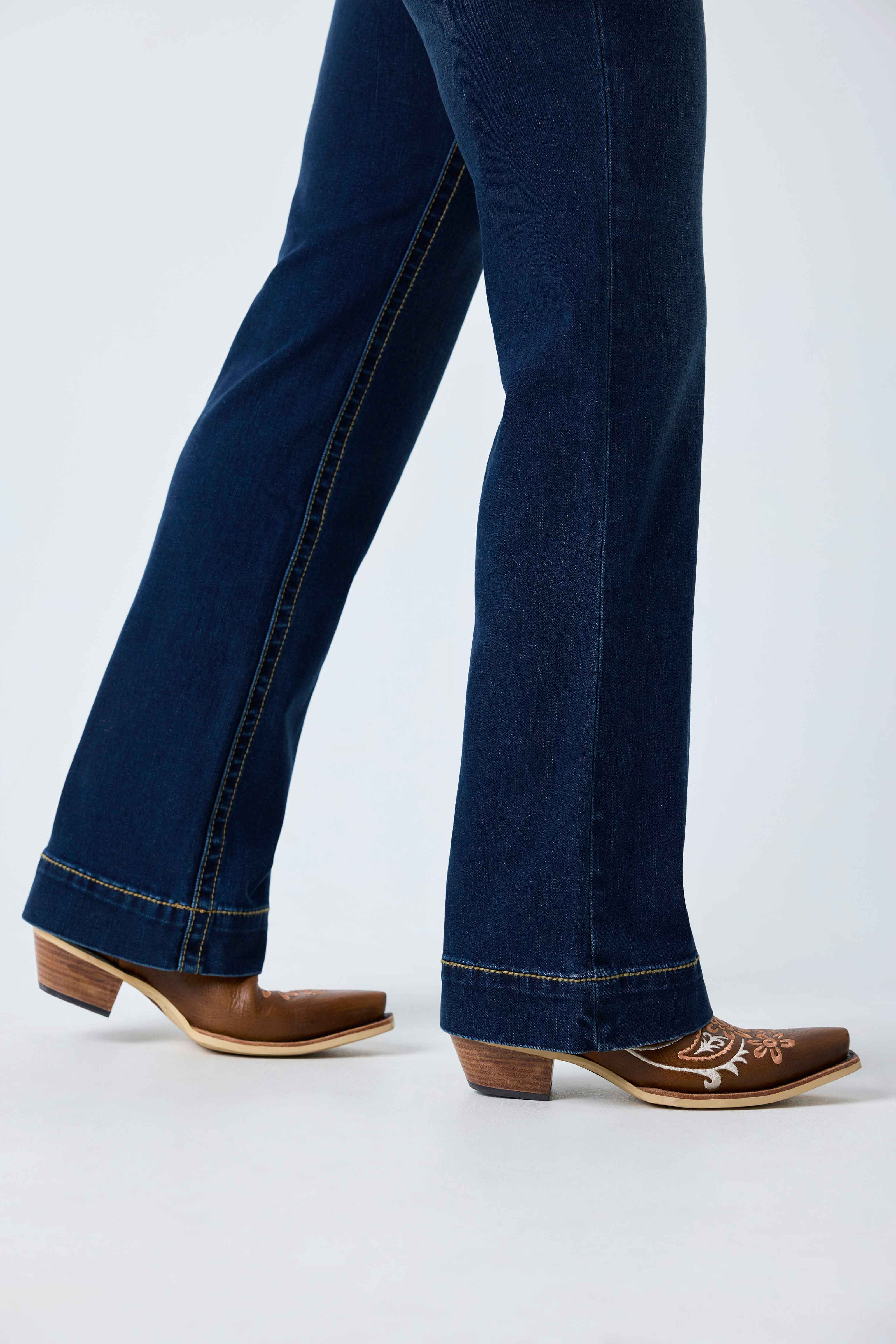 Ringers Western Indi Rodeo Saddle Stitch Womens High Rise Wide Bootleg Jean