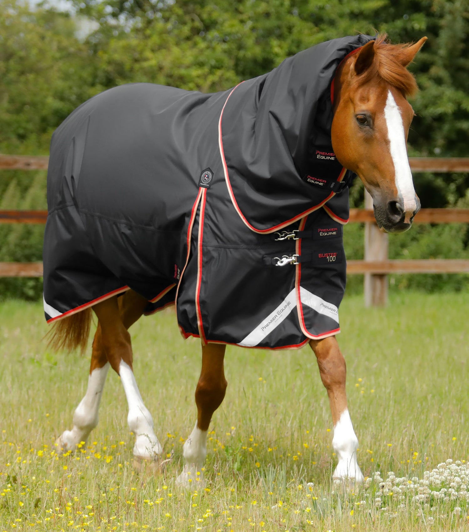 Description:Buster 100g Turnout Rug with Snug-Fit Neck Cover_Colour:Black_Position:1