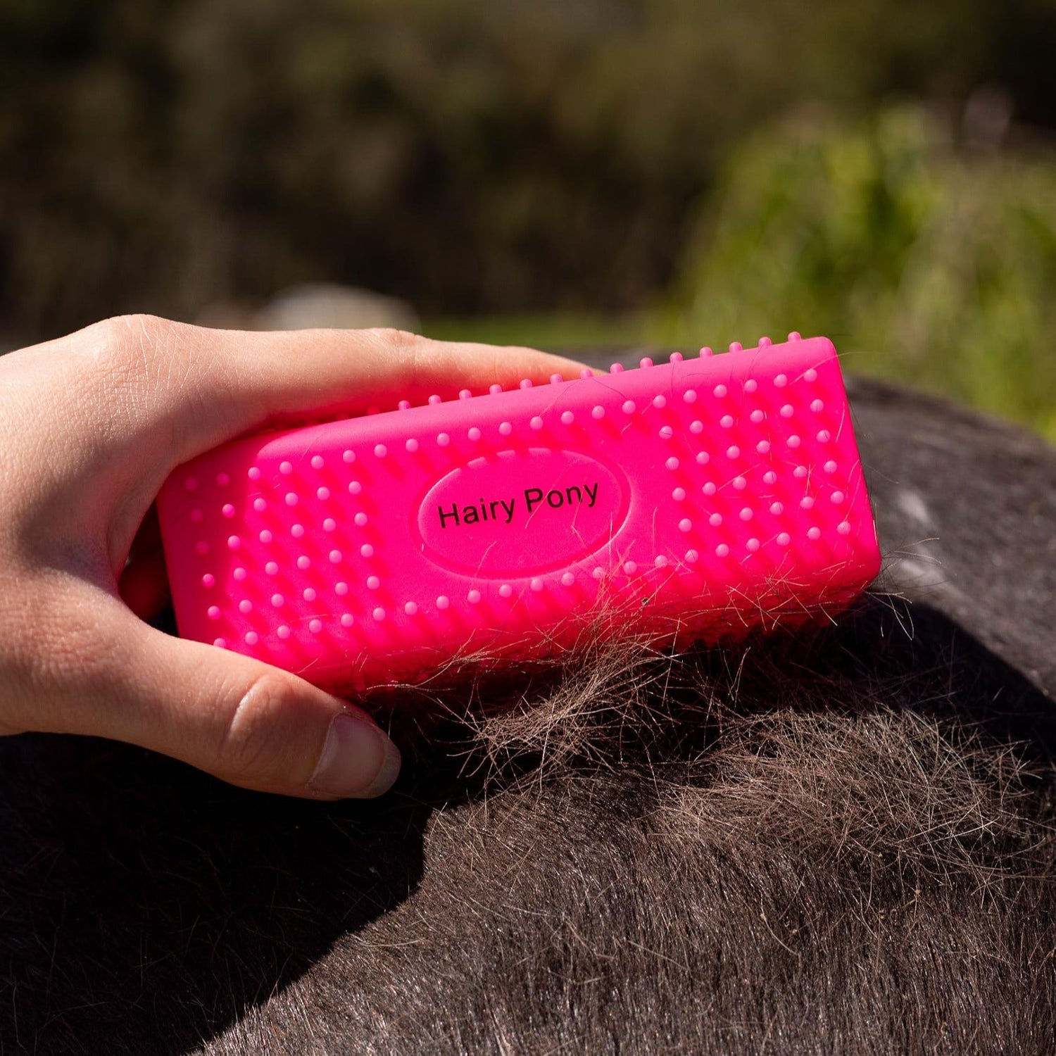 Hairy Pony Horse Grooming Block