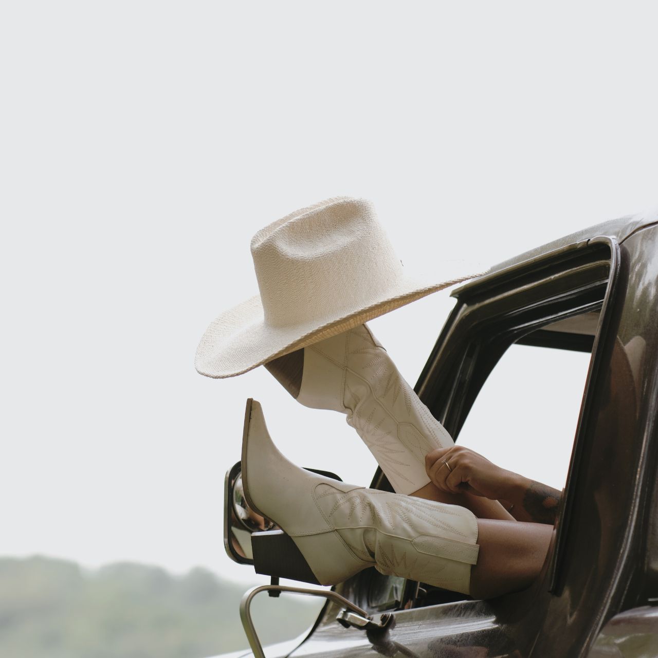 Will &amp; Bear Buck Straw Cowboy Hat