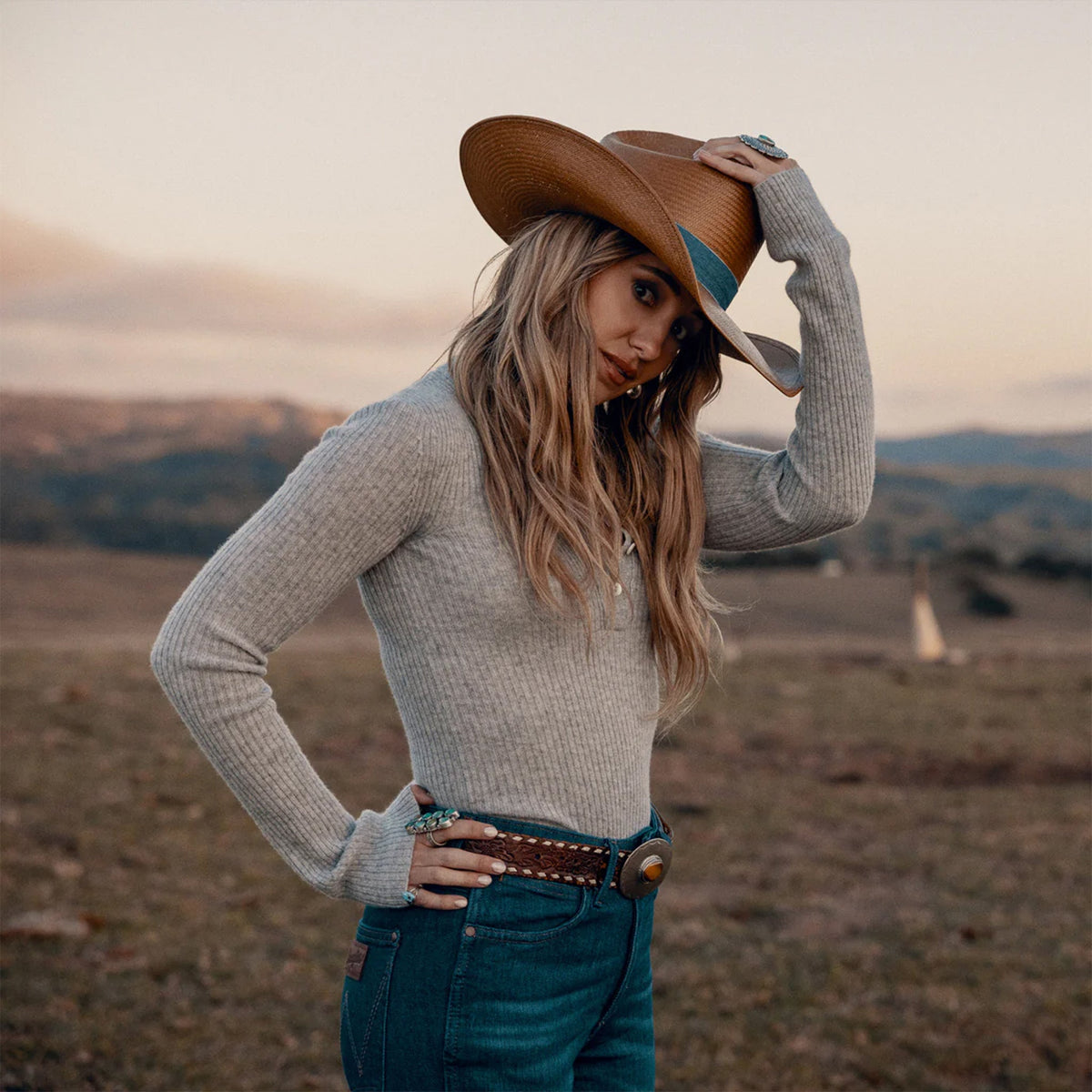 Charlie 1 Horse Lainey Wilson Straw Lone Wolf Cognac - 7