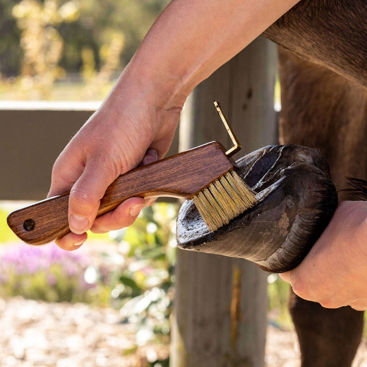 Hairy Pony Copper Bristle Wooden Hoof Pick - 3