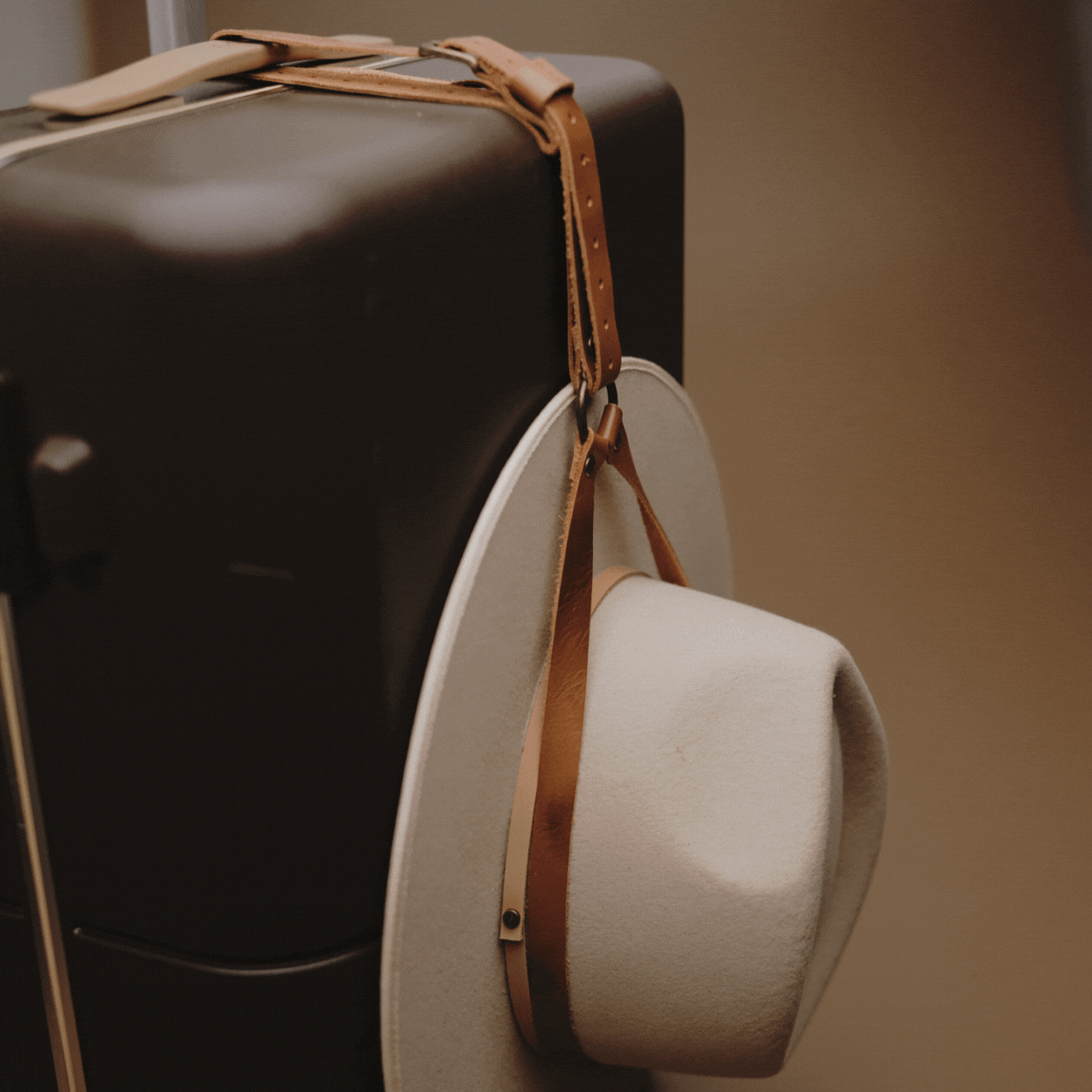 Will &amp; Bear Leather Hat Holder | Tan Travel Strap