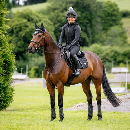 LeMieux Loire Classic Close Contact Square Black lifestyle