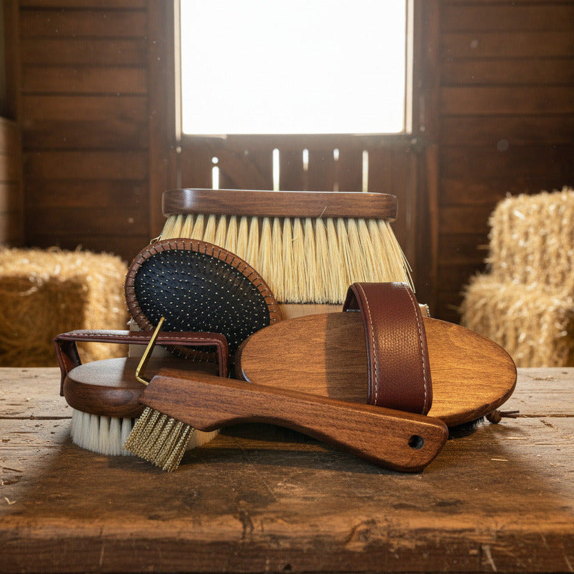 NZ Tack Saddlery Co Premium 5 Piece Grooming Kit - NZTBRUSHKIT5