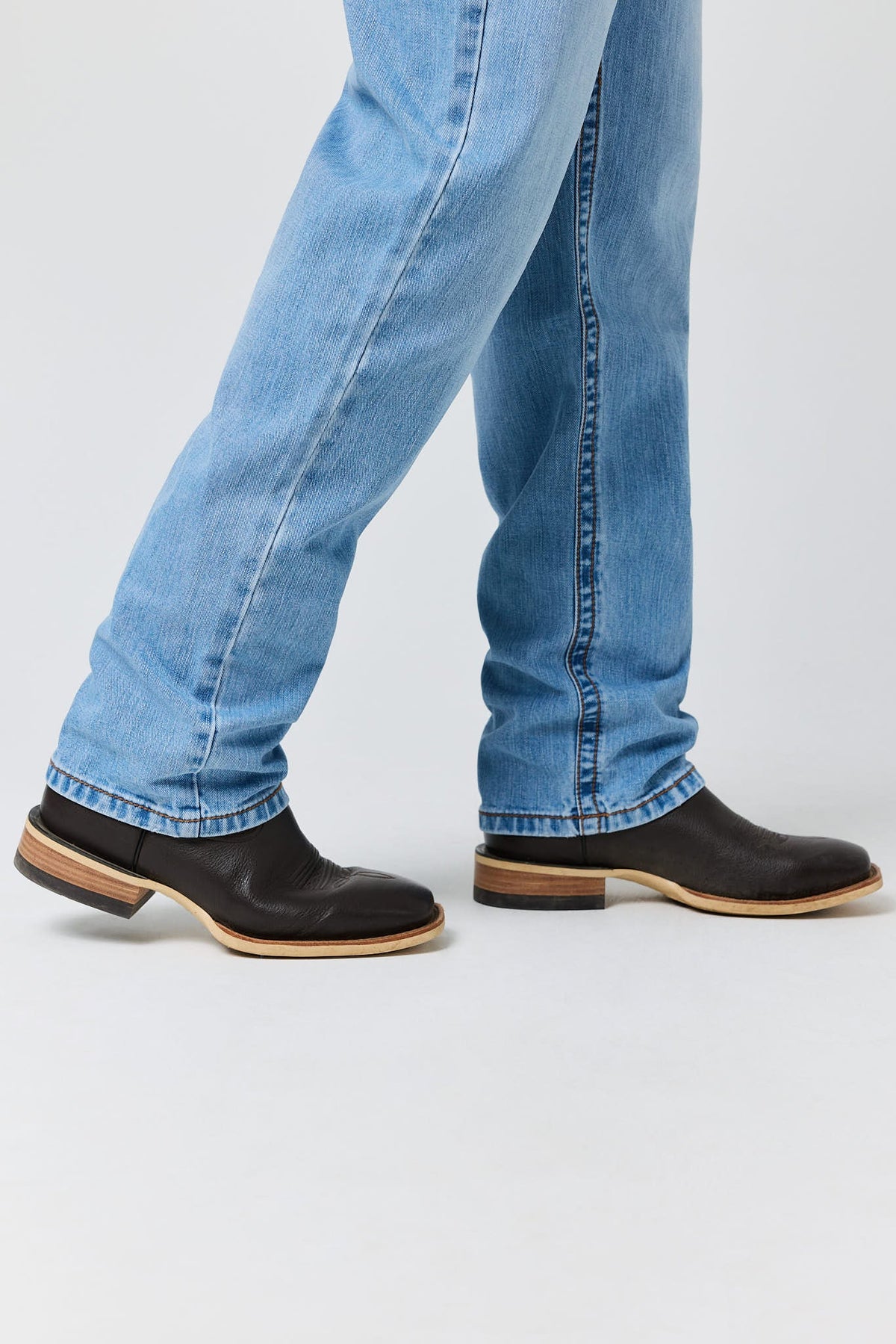 Ringers Western Granger Mens Loose Straight Wide Leg Jean - Light Blue Side