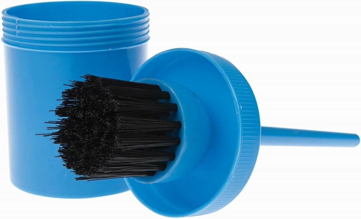 Roma Brights Hoof Oil Brush &amp; Bucket