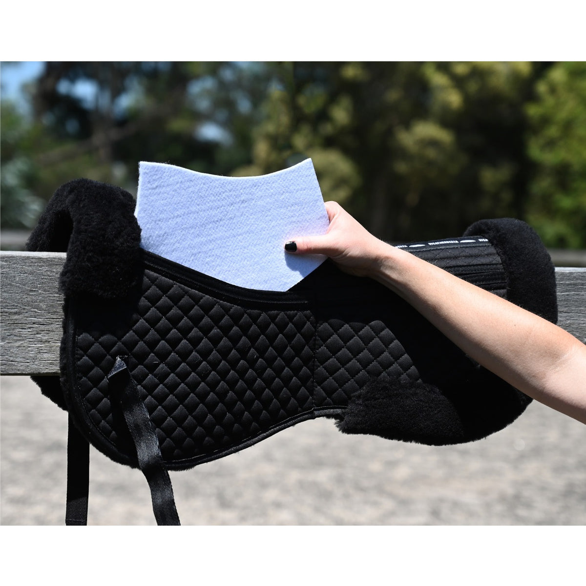 Weatherbeeta 4 Pocket Adjustable Half Pad - Black