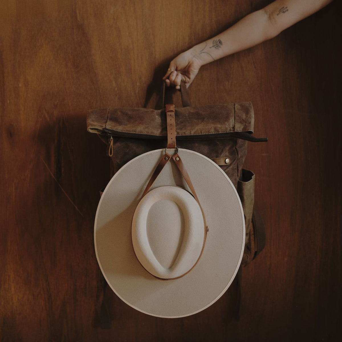 Will &amp; Bear Leather Hat Holder | Tan Travel Strap - 3