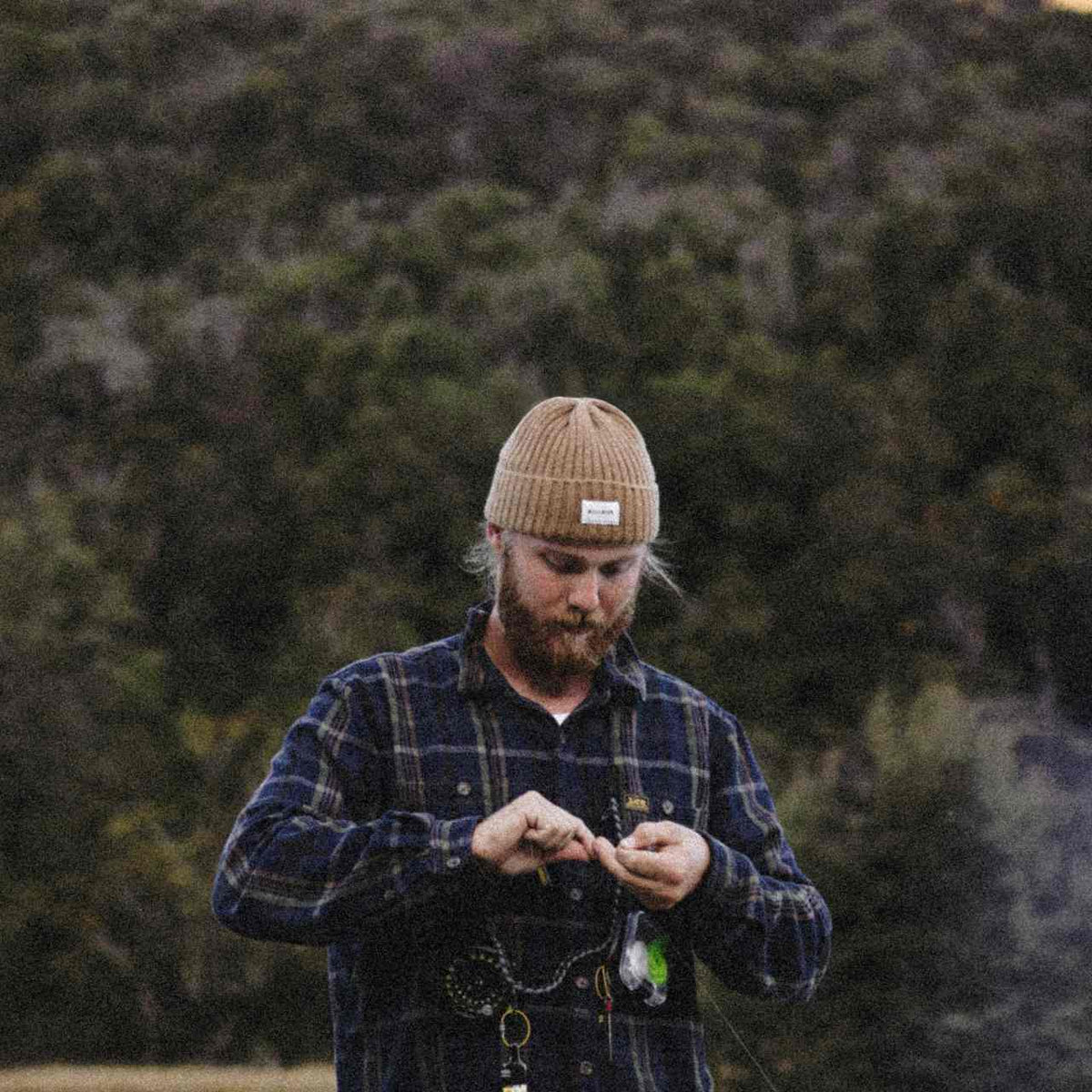 Levi Olive Brown worn - lifestyle